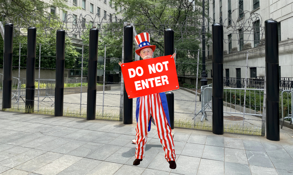 Uncle Sam Wants to Fence Off a Lower Manhattan Plaza