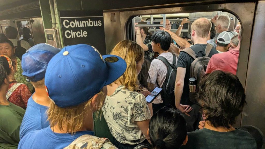 Hochul Vetoes Bill Mandating Two Operators on Most Subway Trains