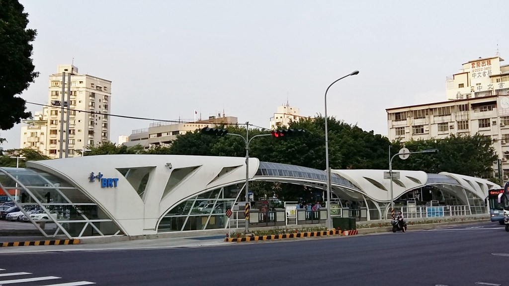 Mamdani’s 14th Street Redesign: The Perfect Opportunity For BRT-Style Bus Stations