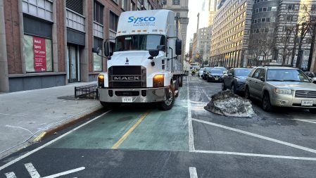 Rampant Placard Abuse is Mucking Up This Bike Lane in Downtown Brooklyn