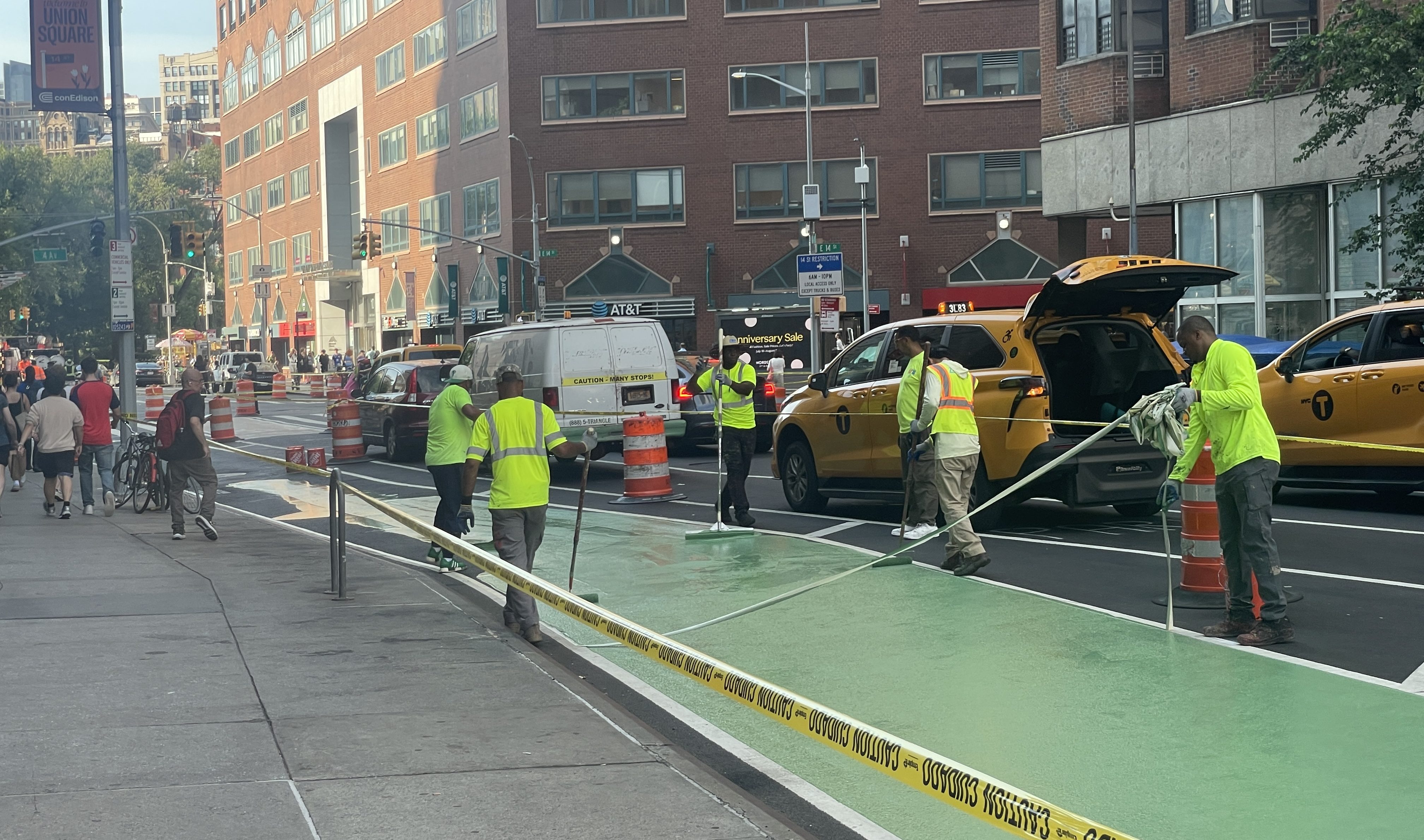 Mamdani's Charter Panel Wants to Speed Up Bike and Bus Lanes by 33%