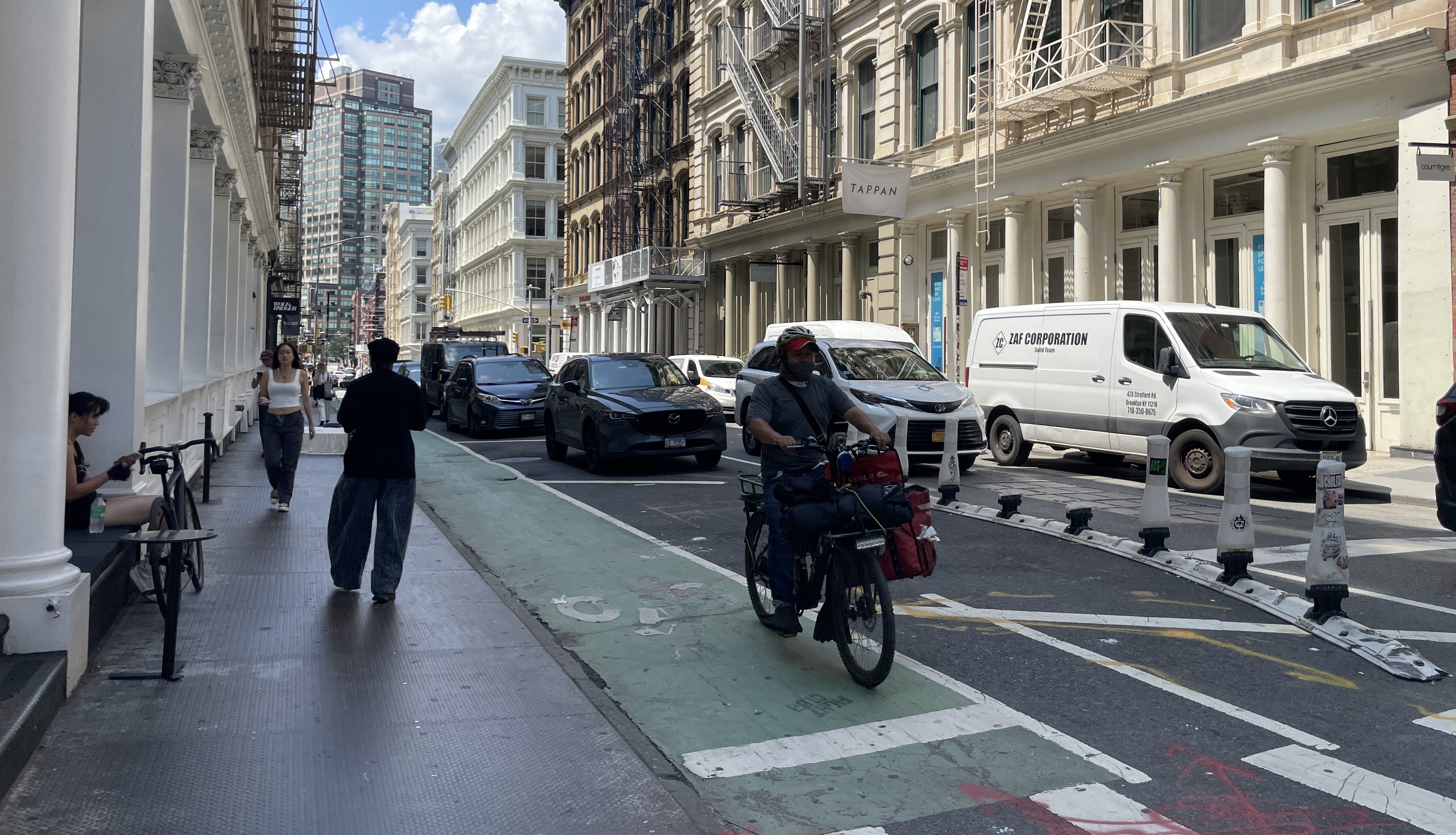 Alarmingly Narrow Bike Lanes Are Coming to Grand and Canal Streets